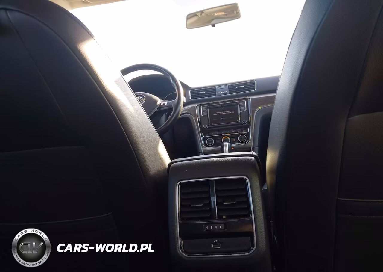 2018 Volkswagen Passat 2.0T Se VIN:1VWBA7A30JC043547 - 17