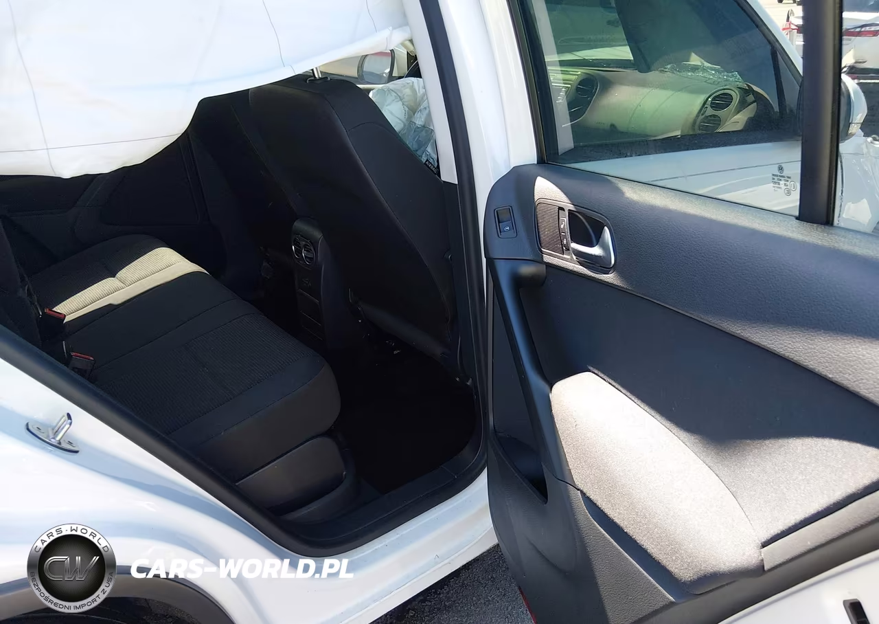 2017 Volkswagen Tiguan 2.0T-2.0T S VIN:WVGAV7AX2HK042501 - 8
