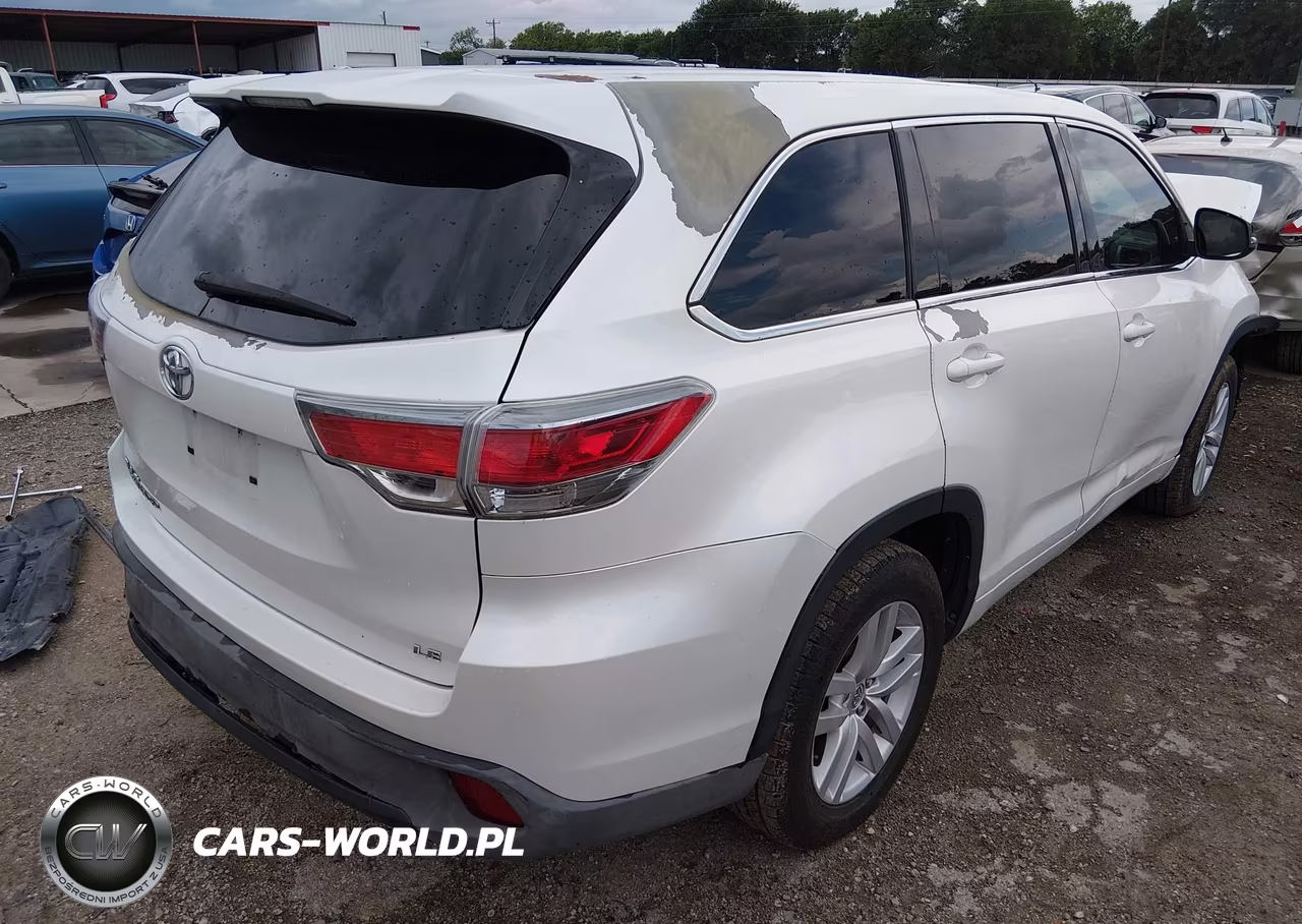 2015 Toyota Highlander Le VIN:5TDZARFH1FS011925 - 4
