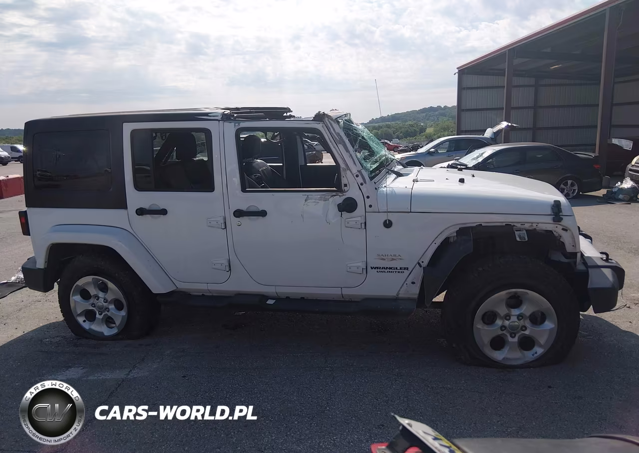 2015 Jeep Wrangler Unlimited Sahara VIN:1C4BJWEG5FL624446 - 13
