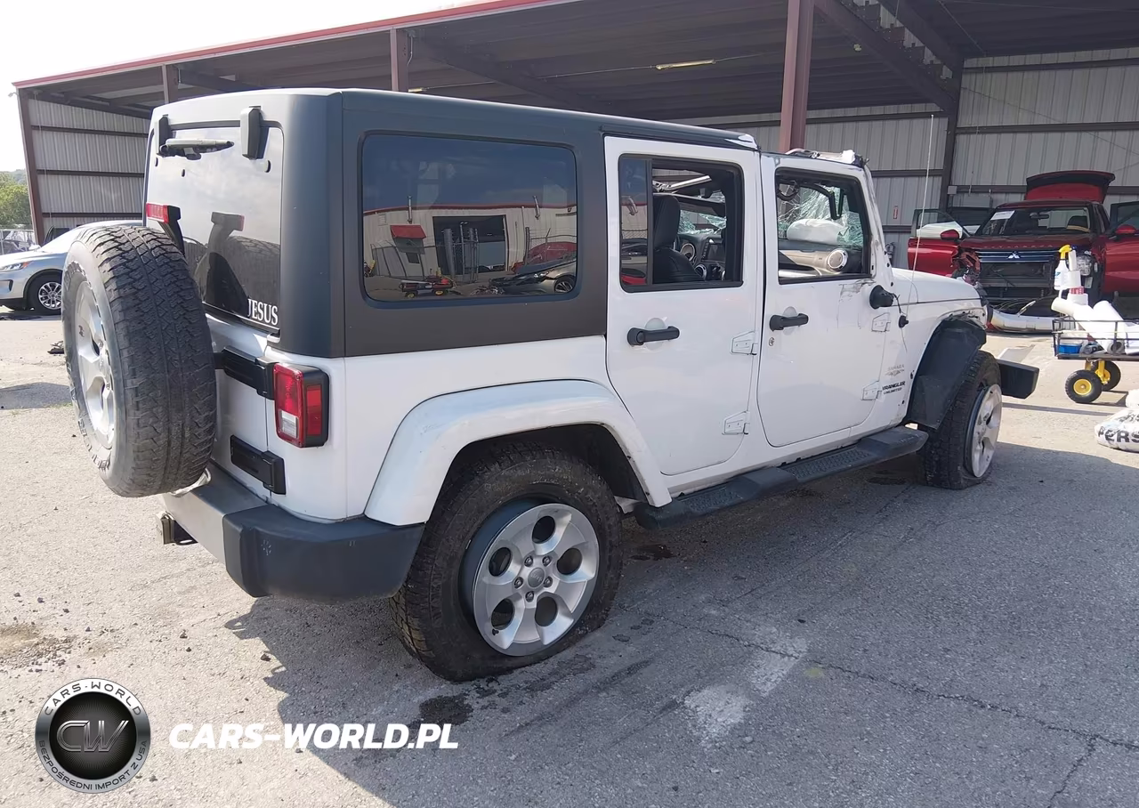2015 Jeep Wrangler Unlimited Sahara VIN:1C4BJWEG5FL624446 - 4