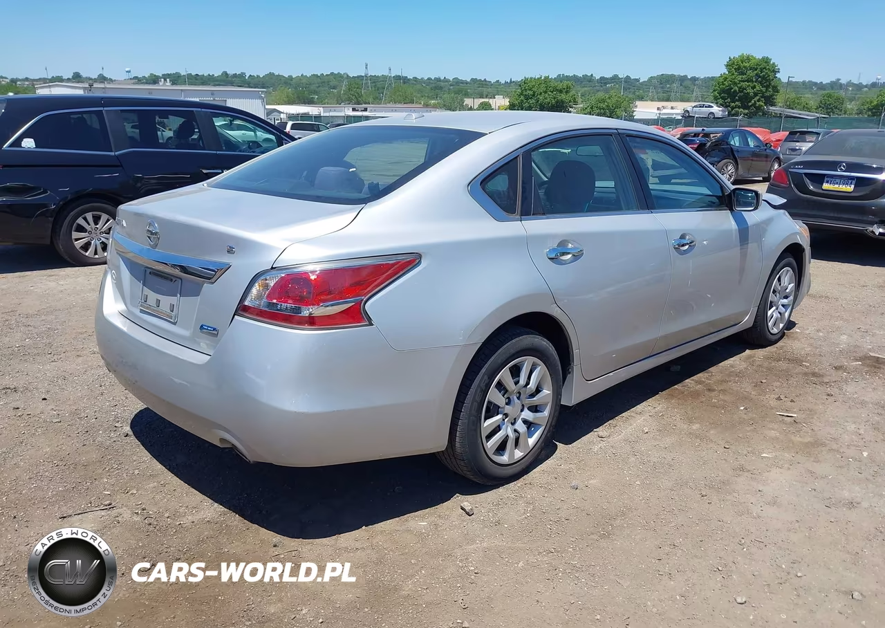 2014 Nissan Altima 2.5 S VIN:1N4AL3AP1EC173126 - 4