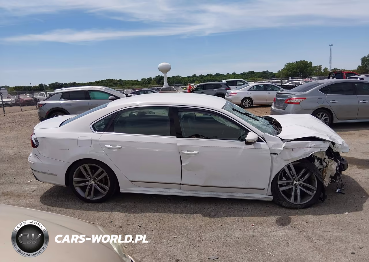 2017 Volkswagen Passat 1.8T R-Line VIN:1VWDT7A34HC017935 - 14