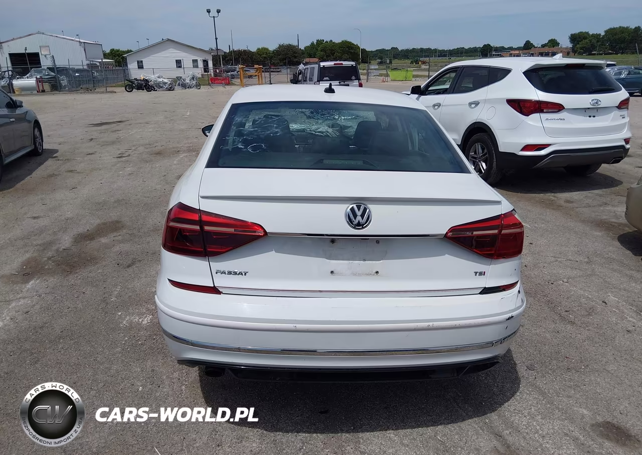2017 Volkswagen Passat 1.8T R-Line VIN:1VWDT7A34HC017935 - 17