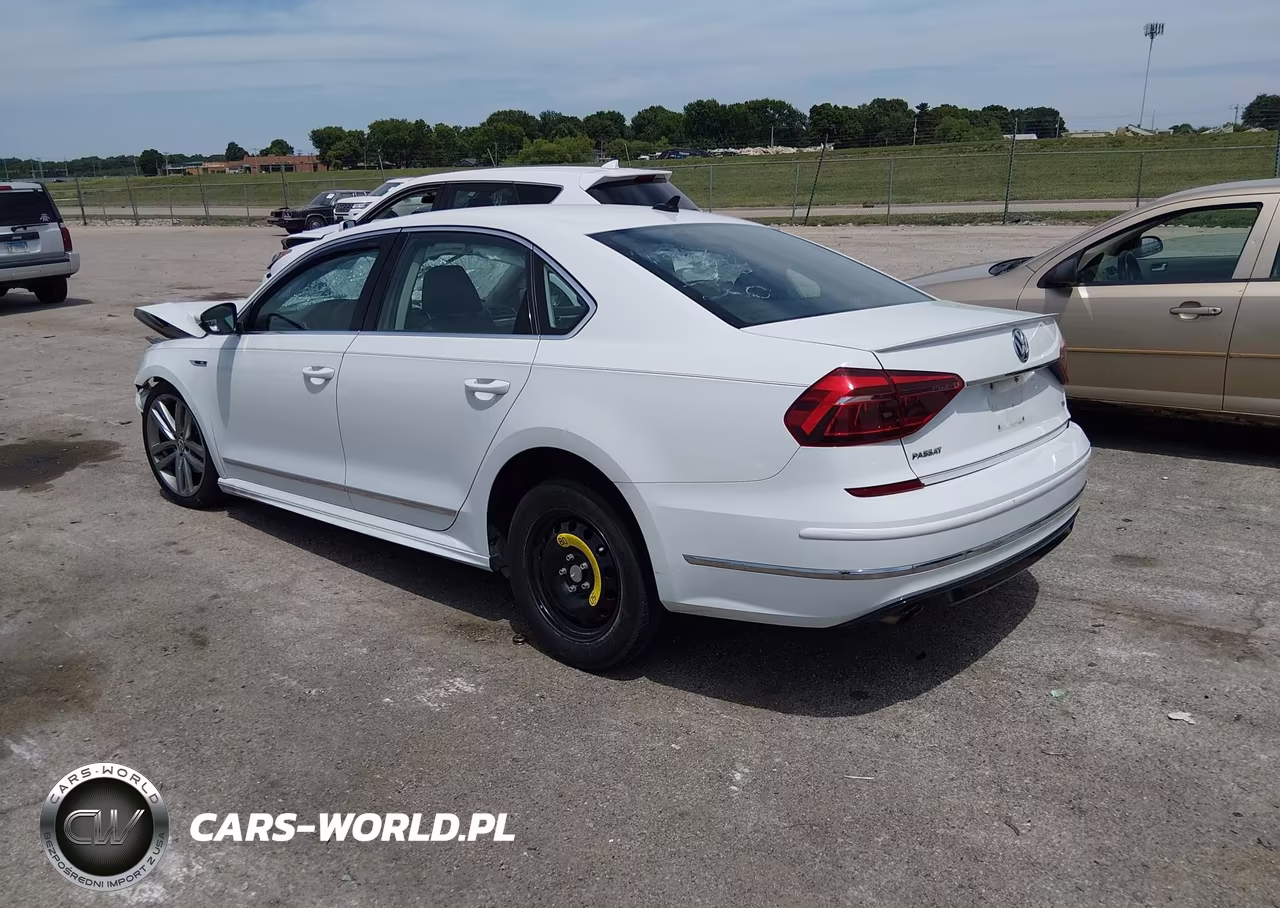 2017 Volkswagen Passat 1.8T R-Line VIN:1VWDT7A34HC017935 - 3
