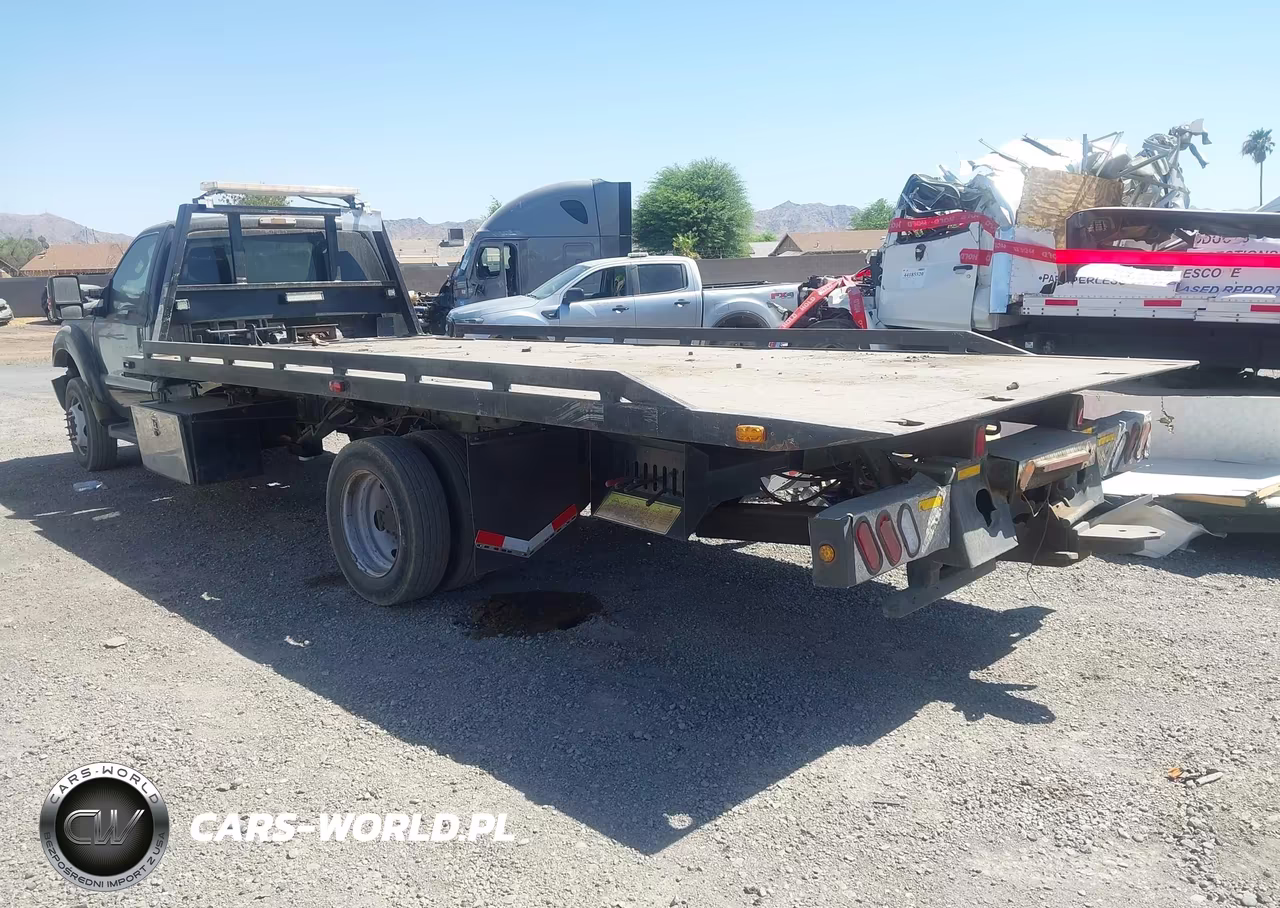 2014 Ford F550 Super Duty VIN:1FDUF5GY9EEB37548 - 3