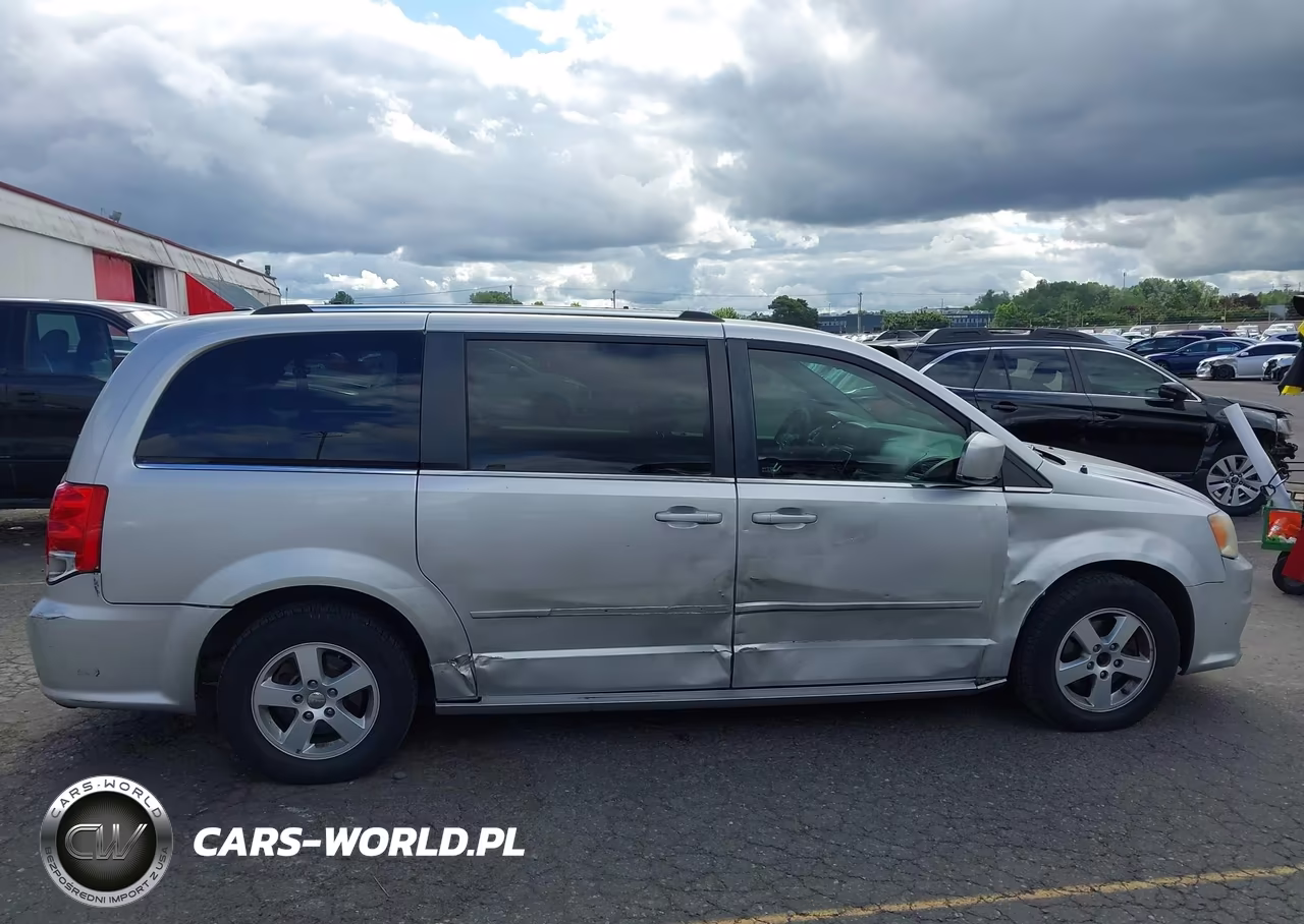 2011 Dodge Grand Caravan Crew VIN:2D4RN5DGXBR649717 - 13