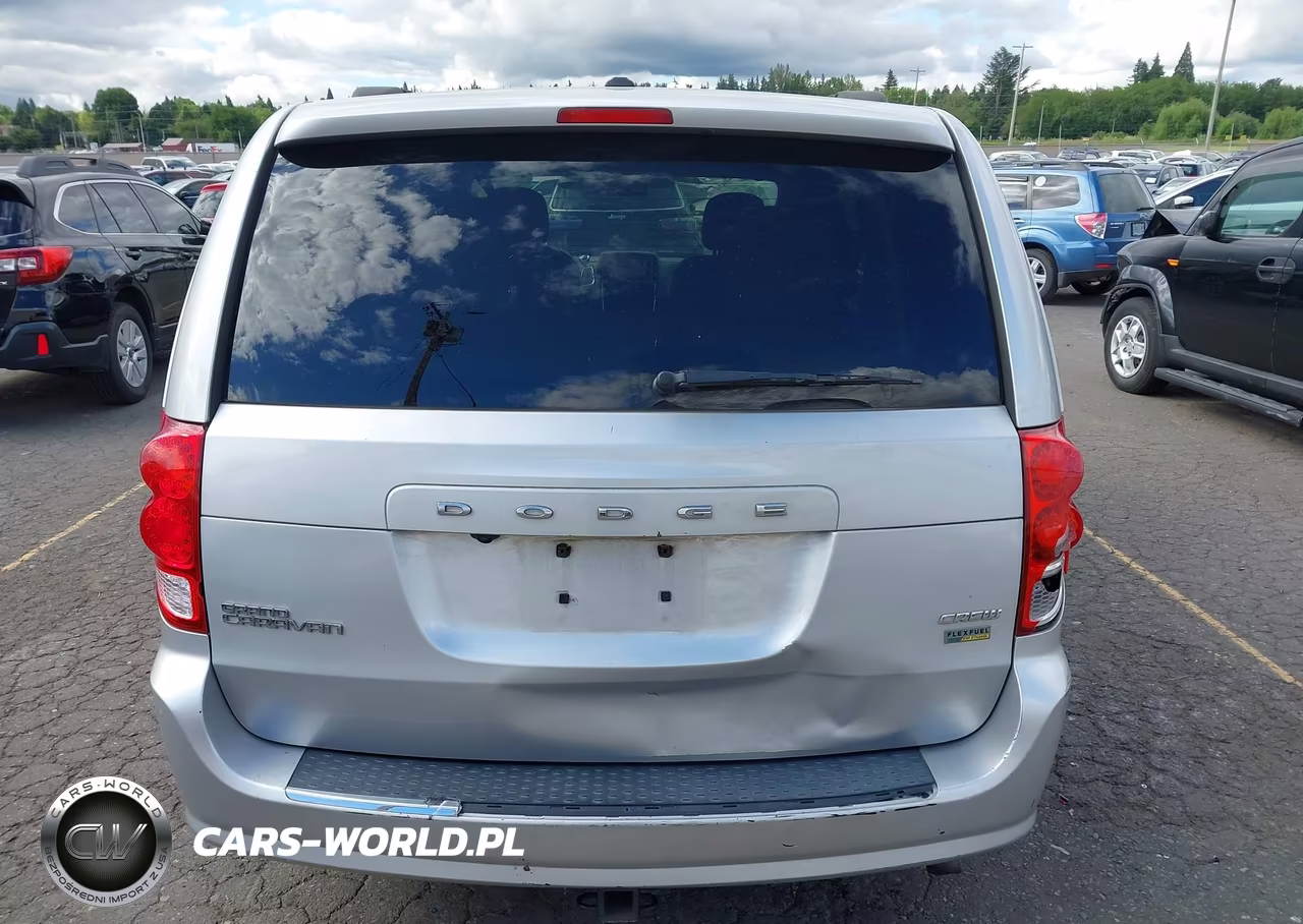 2011 Dodge Grand Caravan Crew VIN:2D4RN5DGXBR649717 - 16