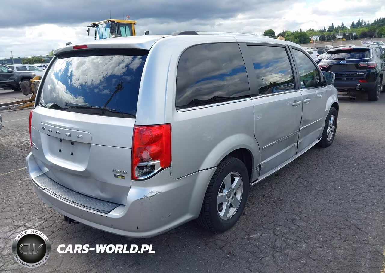 2011 Dodge Grand Caravan Crew VIN:2D4RN5DGXBR649717 - 4