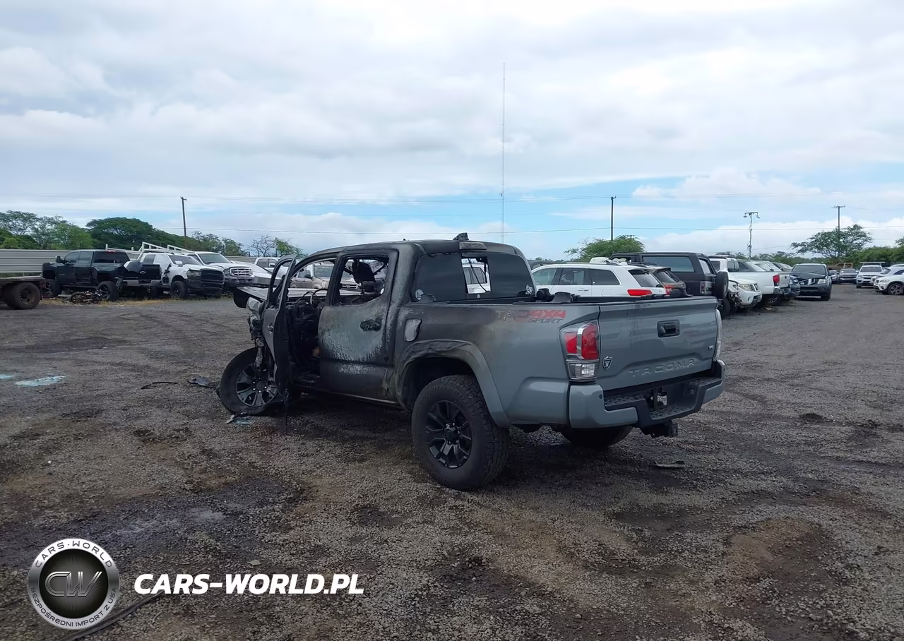 2021 Toyota Tacoma VIN:3TMCZ5AN2MM424647 - 3