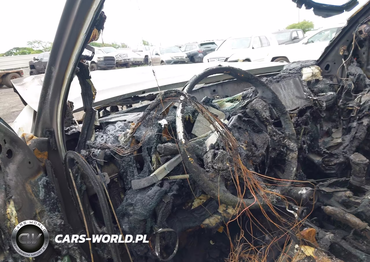 2021 Toyota Tacoma VIN:3TMCZ5AN2MM424647 - 7