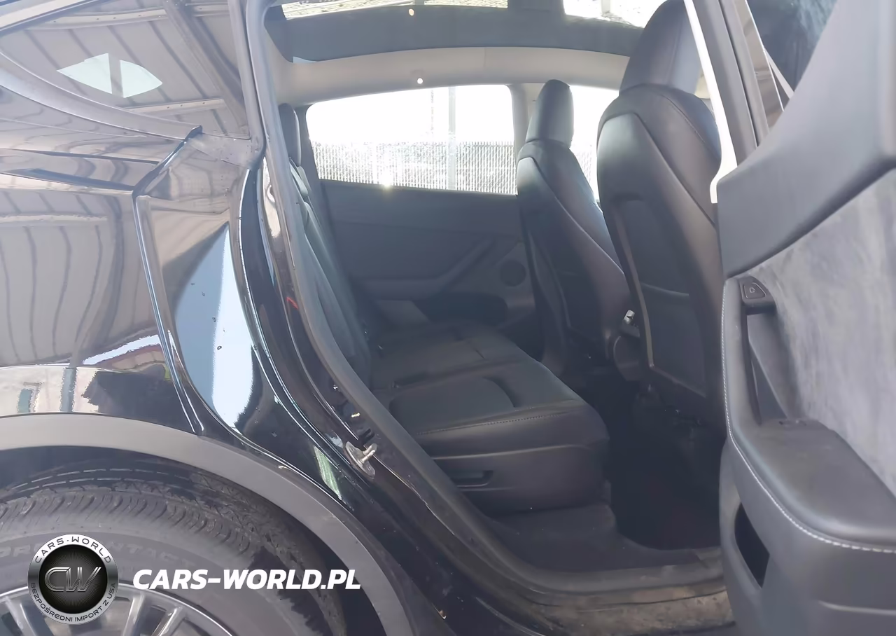 2024 Tesla Model Y Long Range Dual Motor All-Wheel Drive VIN:7SAYGAEE1RF105219 - 7