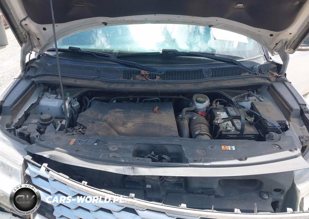 2018 Ford Explorer Platinum VIN:1FM5K8HT4JGB64921 - 10