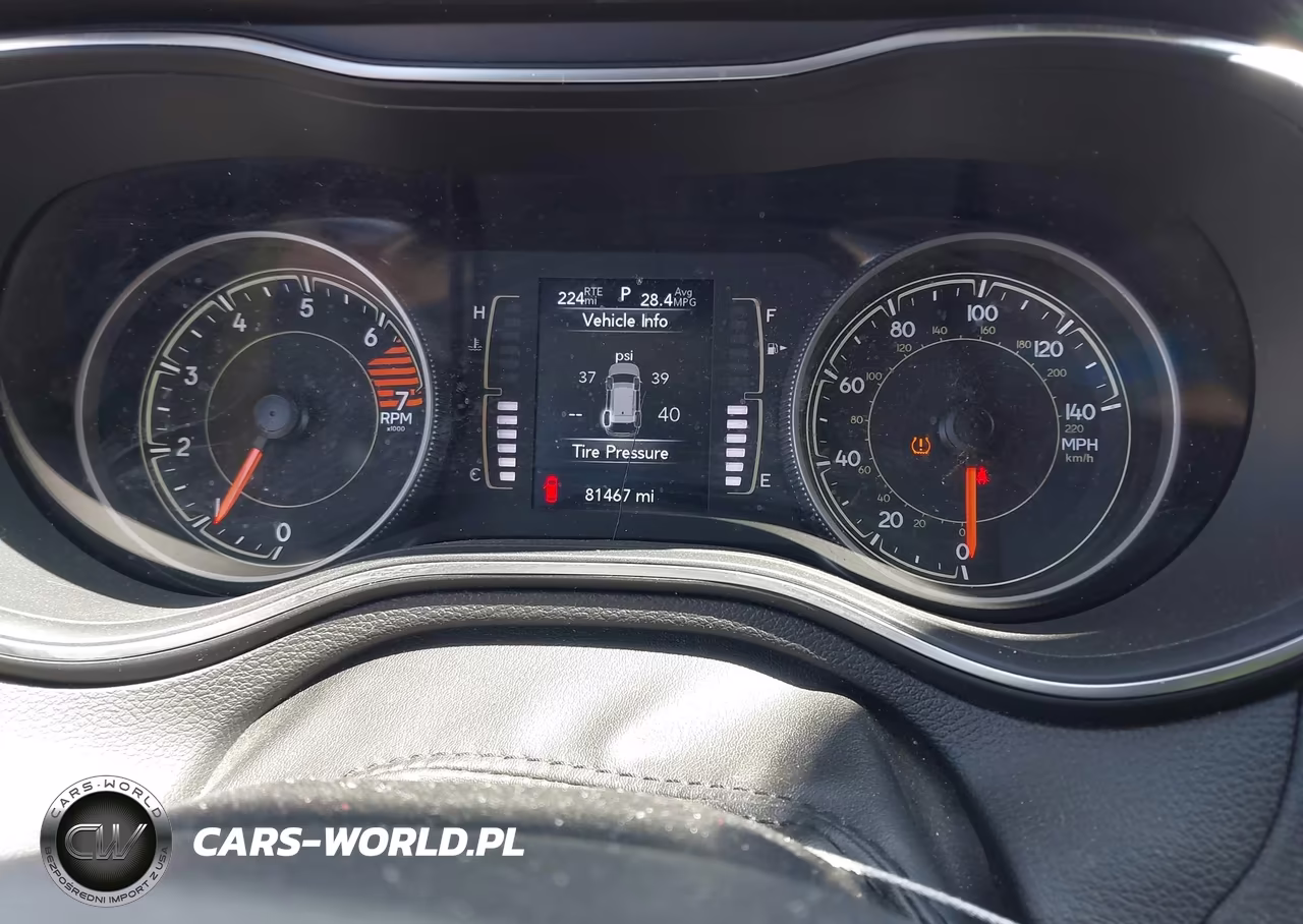 2019 Jeep Cherokee Latitude 4X4 VIN:1C4PJMCB5KD444938 - 7