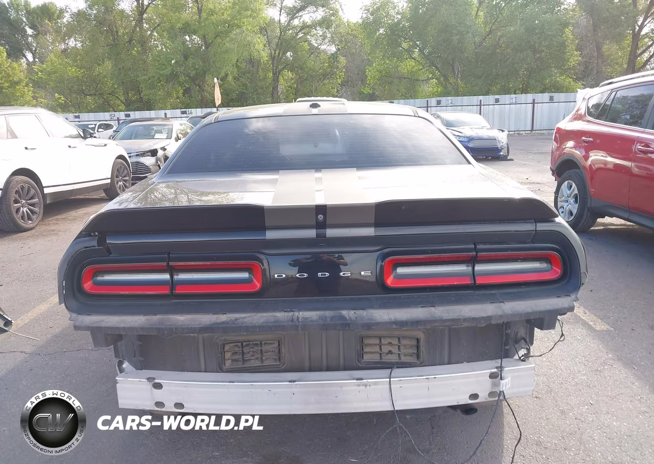 2018 Dodge Challenger Sxt VIN:2C3CDZAG8JH245454 - 16