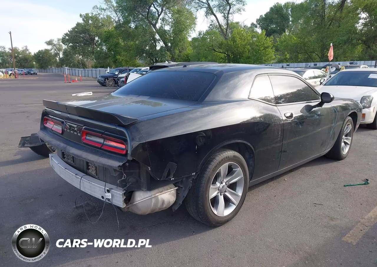 2018 Dodge Challenger Sxt VIN:2C3CDZAG8JH245454 - 4