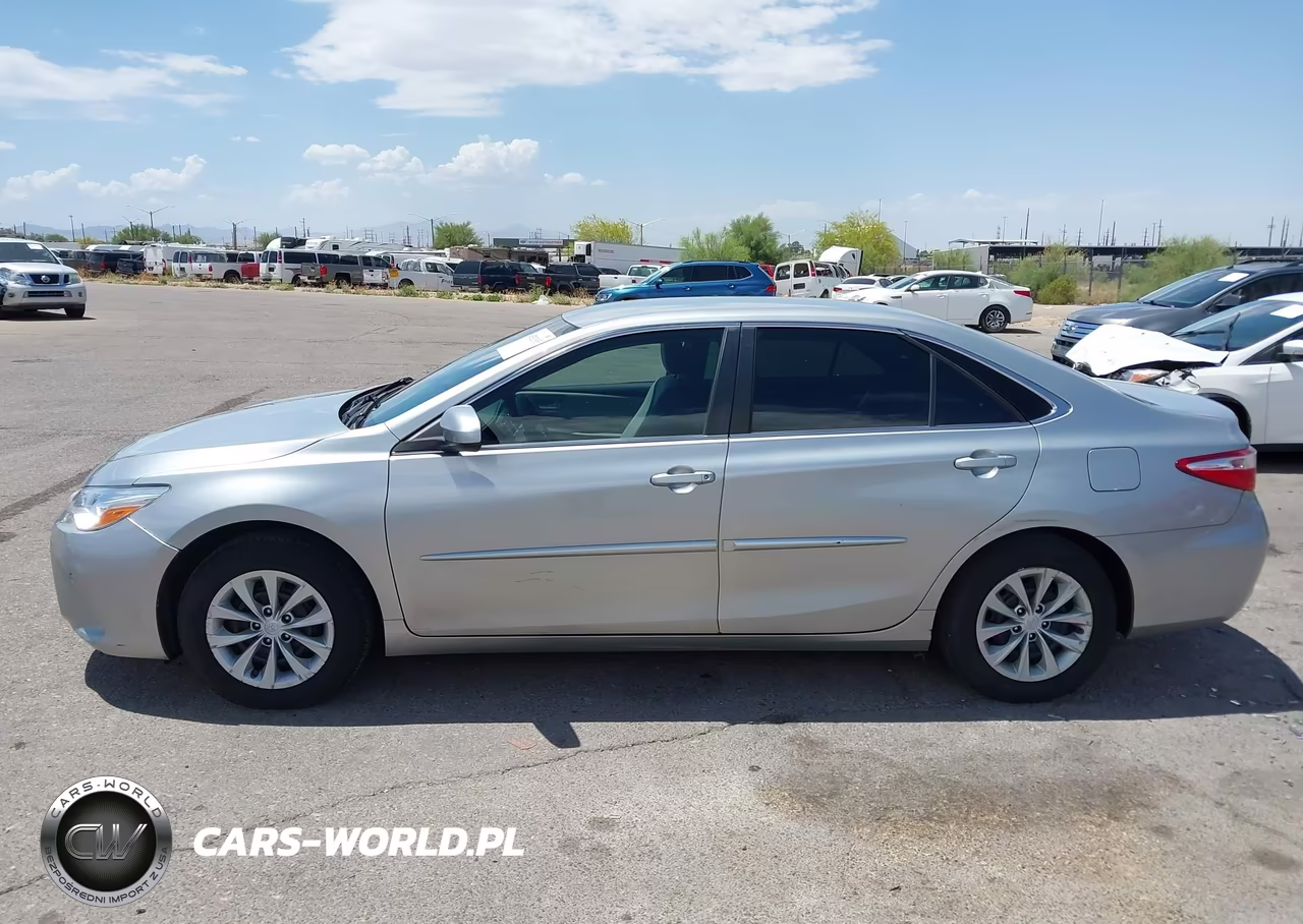 2017 Toyota Camry Le VIN:4T1BF1FK5HU329704 - 14