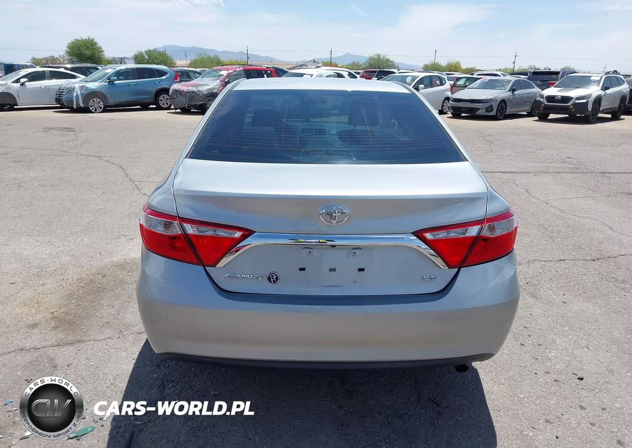 2017 Toyota Camry Le VIN:4T1BF1FK5HU329704 - 16