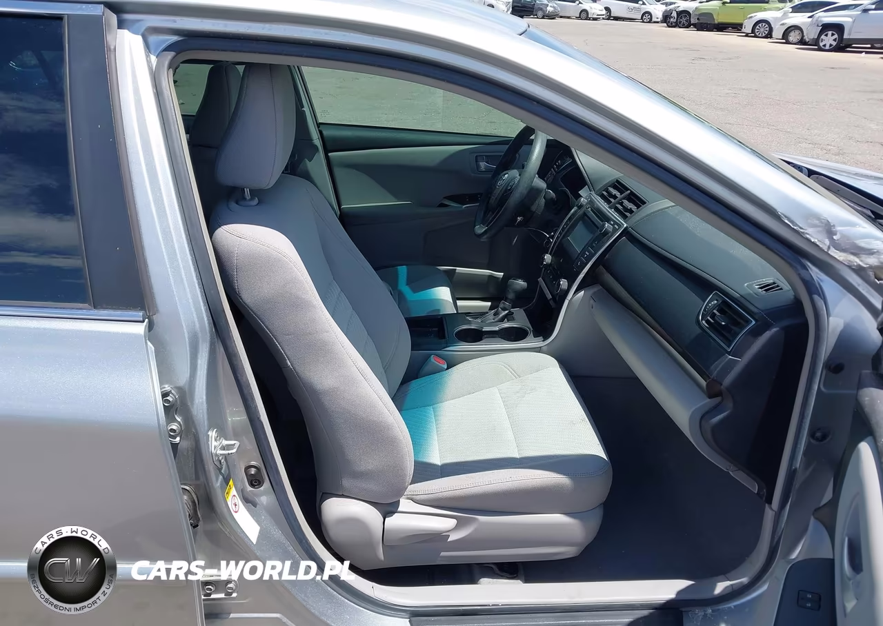 2017 Toyota Camry Le VIN:4T1BF1FK5HU329704 - 5