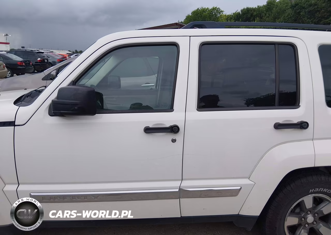 2008 Jeep Liberty Sport VIN:1J8GP28K28W243709 - 14