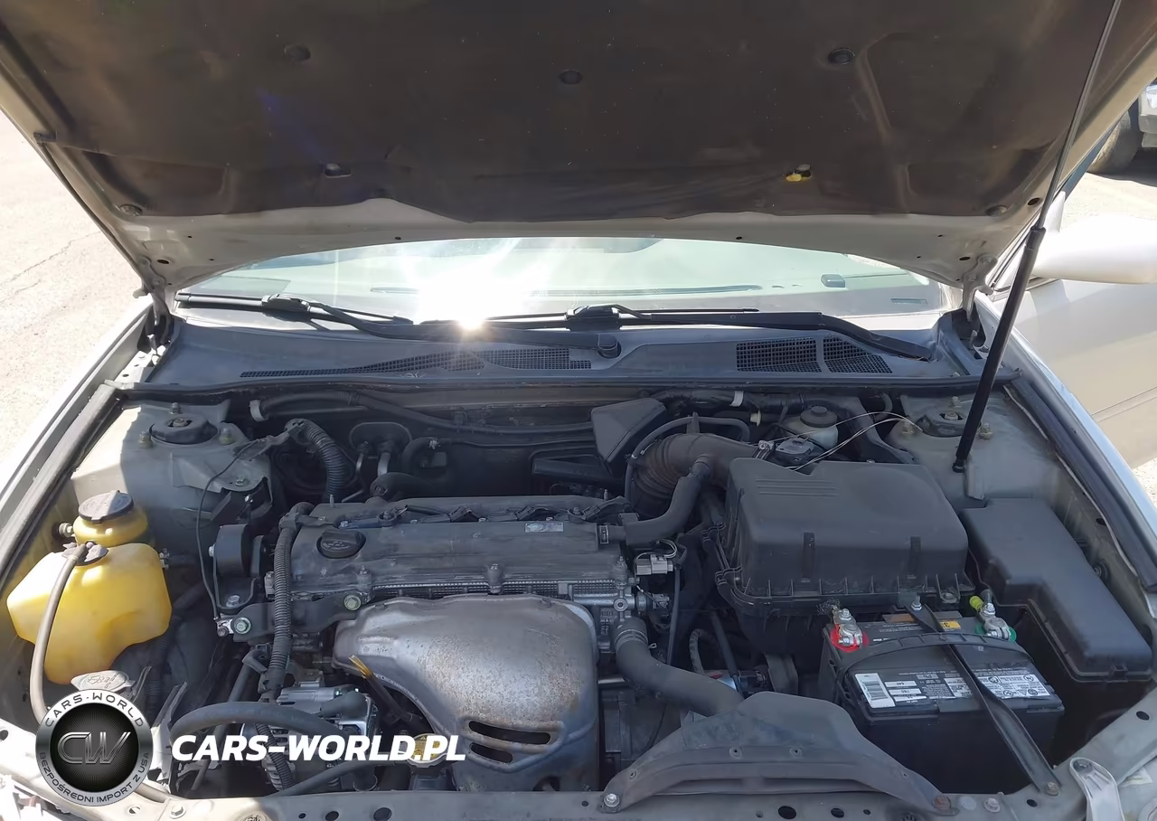 2002 Toyota Camry Le VIN:JTDBE32K320137513 - 10