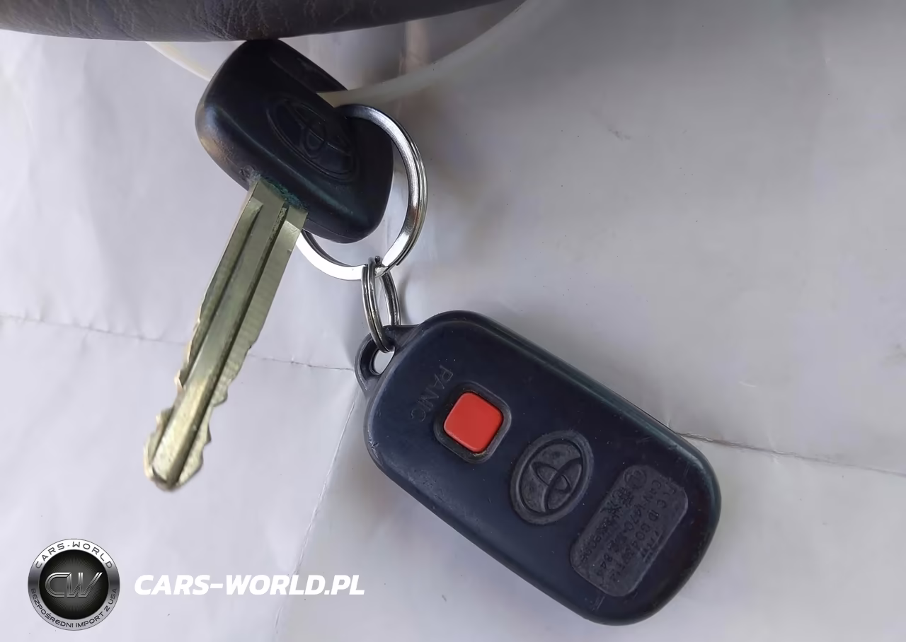 2002 Toyota Camry Le VIN:JTDBE32K320137513 - 11