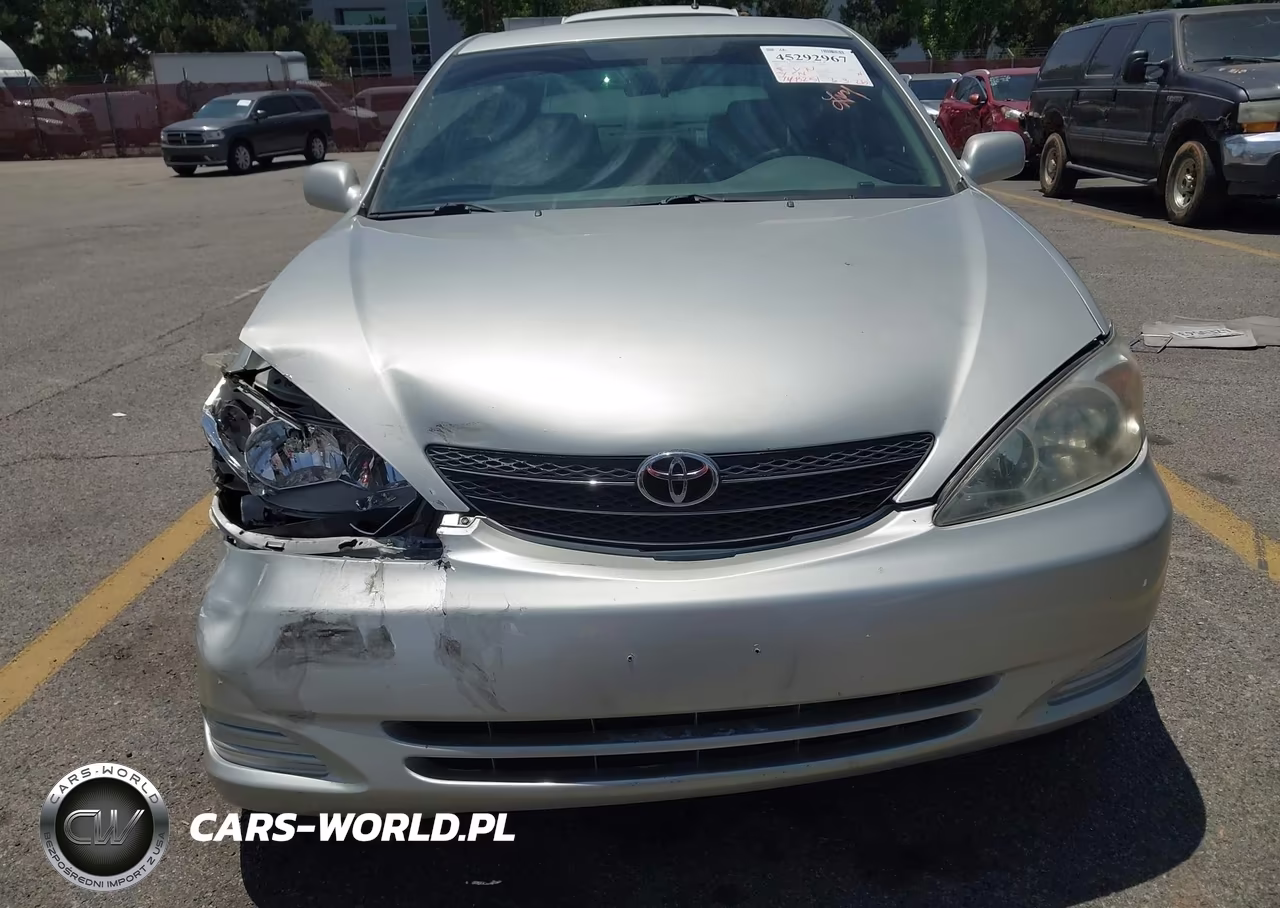 2002 Toyota Camry Le VIN:JTDBE32K320137513 - 6