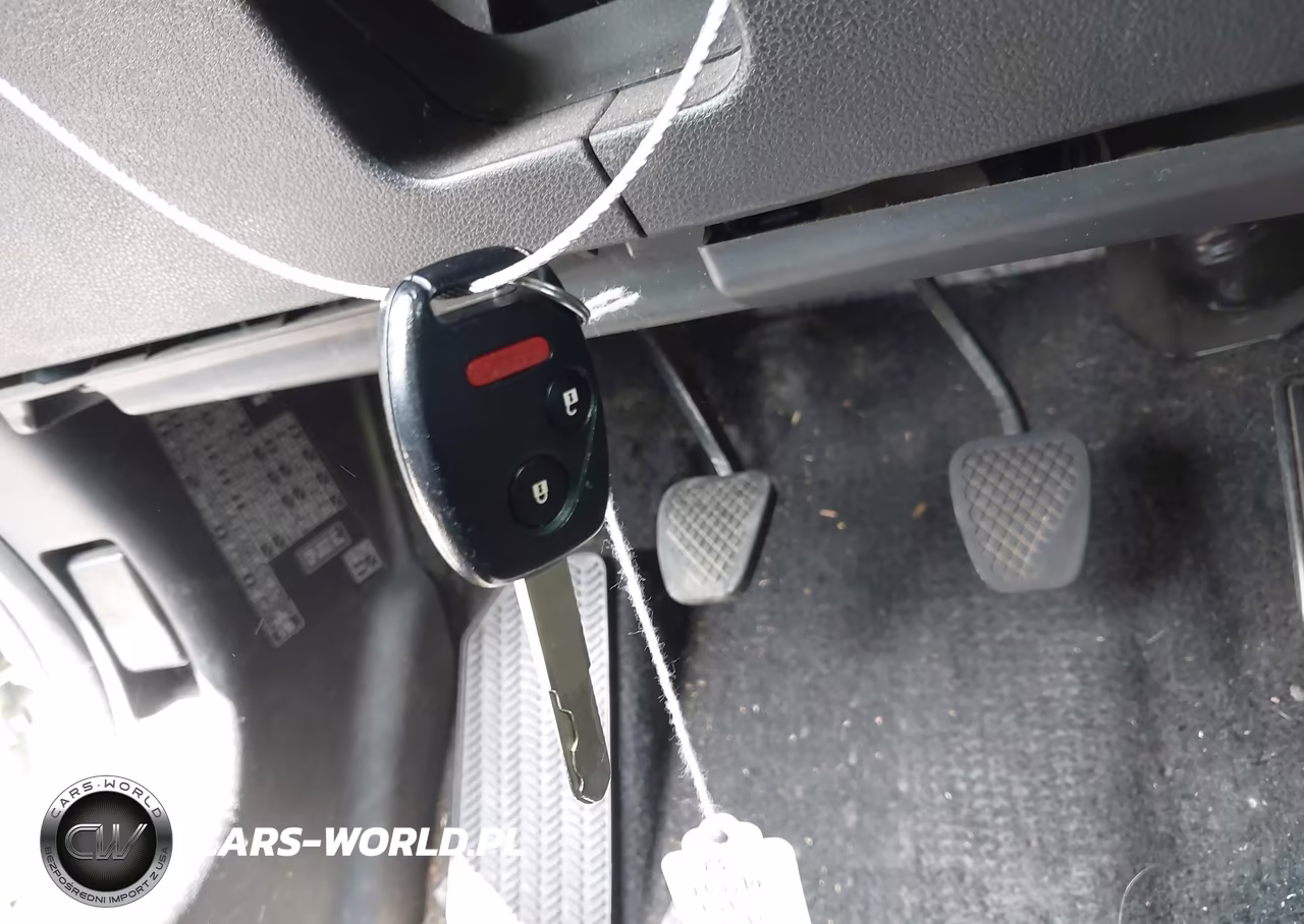 2013 Honda Fit Sport VIN:JHMGE8G51DC039022 - 11