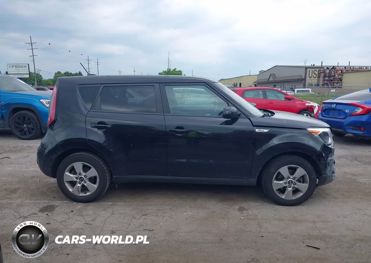 2018 Kia Soul VIN:KNDJN2A23J7533888 - 13