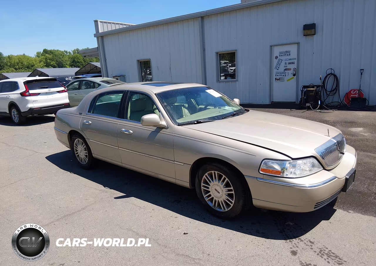 2007 Lincoln Town Car Signature Limited – zdjęcie 1 z 12