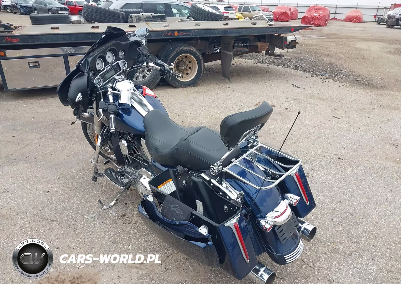 2012 Harley-Davidson Flhx Street Glide VIN:1HD1KBM16CB649175 - 3