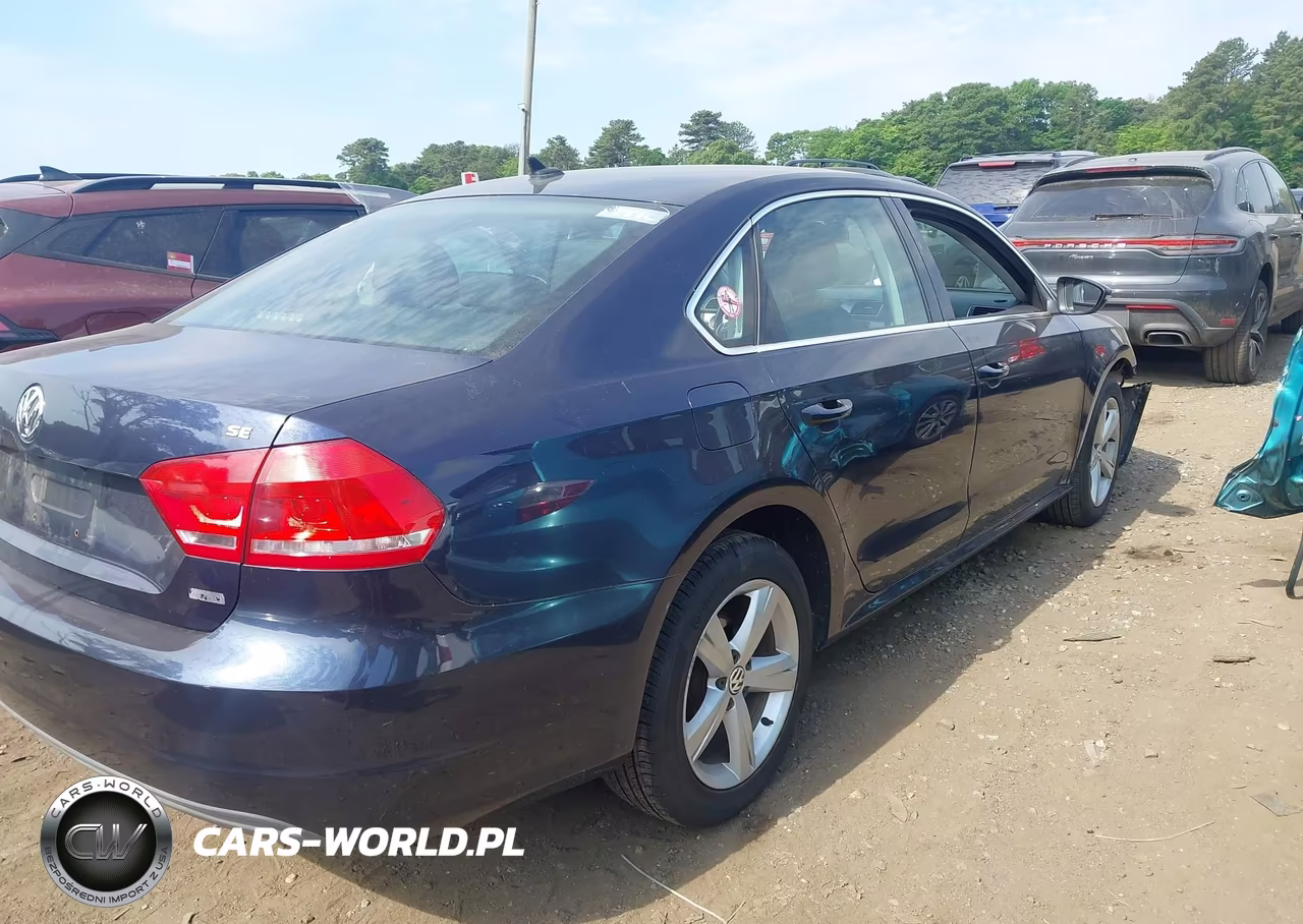 2012 Volkswagen Passat 2.5L Se VIN:1VWBP7A37CC017819 - 4