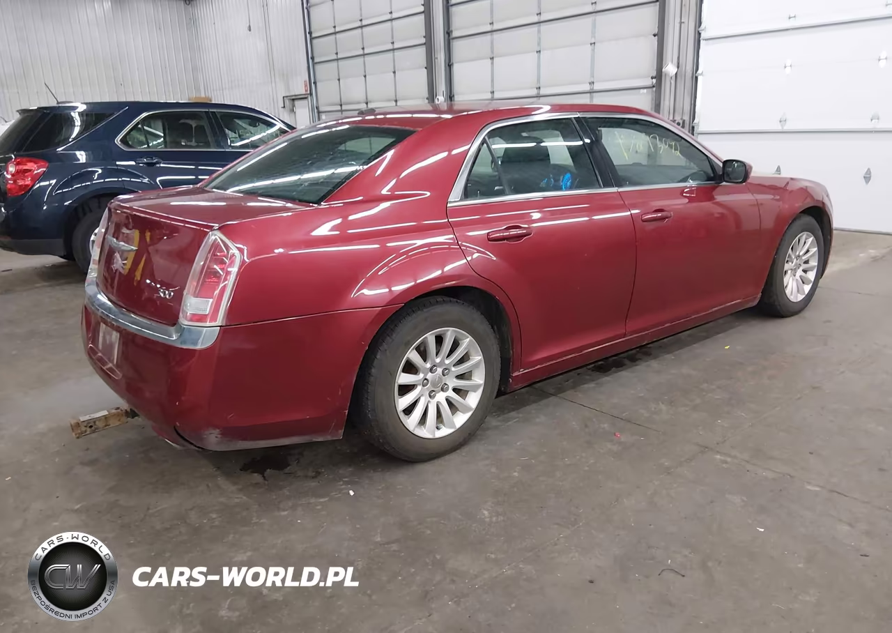 2012 Chrysler 300 VIN:2C3CCAAG3CH261469 - 4