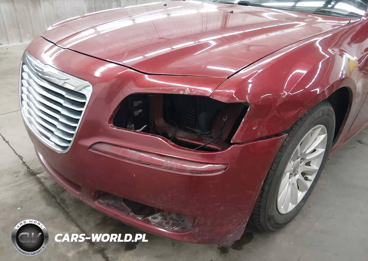 2012 Chrysler 300 VIN:2C3CCAAG3CH261469 - 6