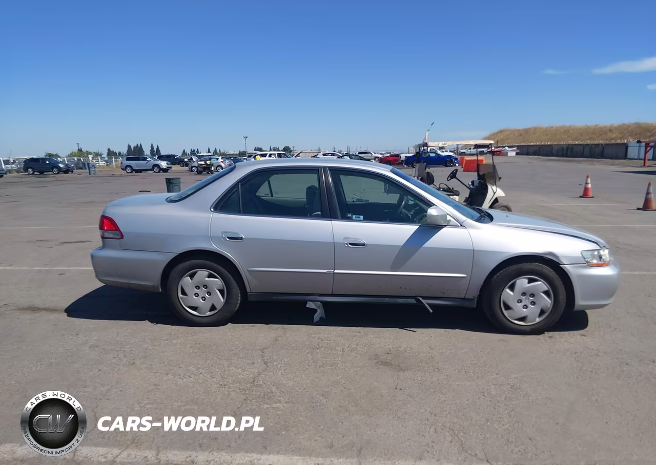 2002 Honda Accord 3.0 Lx VIN:1HGCG164X2A011689 - 13