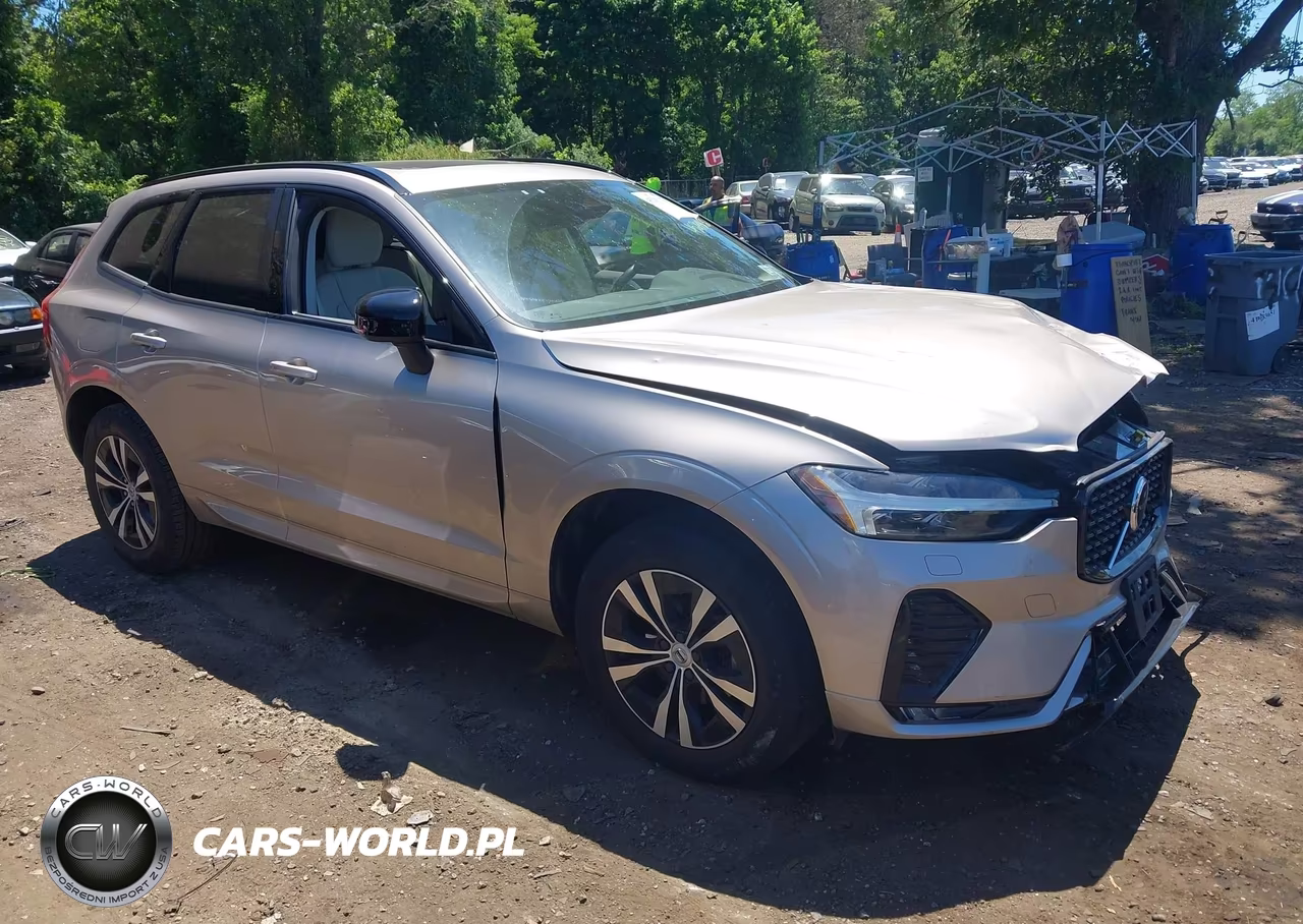 2024 Volvo Xc60 B5 Core Dark Theme