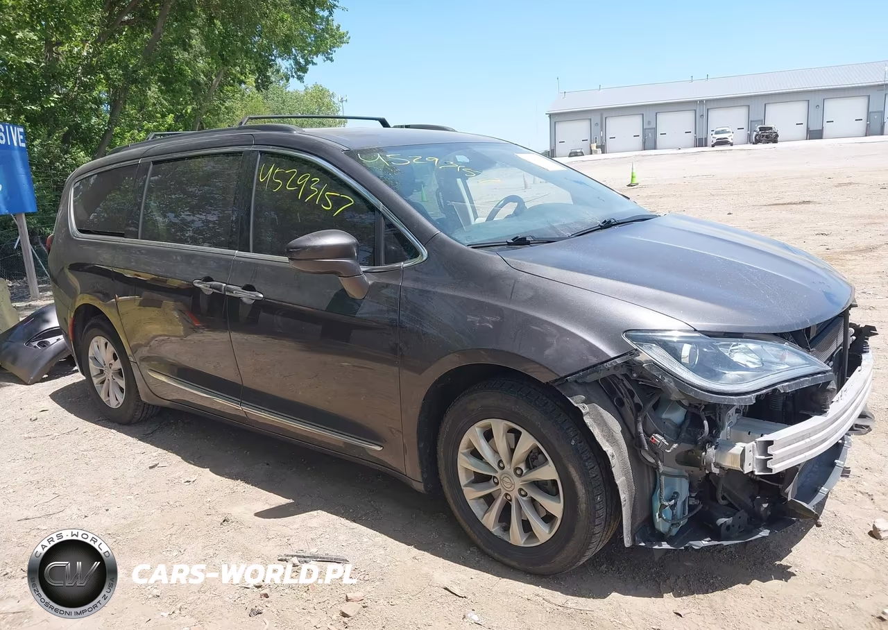 2017 Chrysler Pacifica Touring-L – zdjęcie 1 z 17