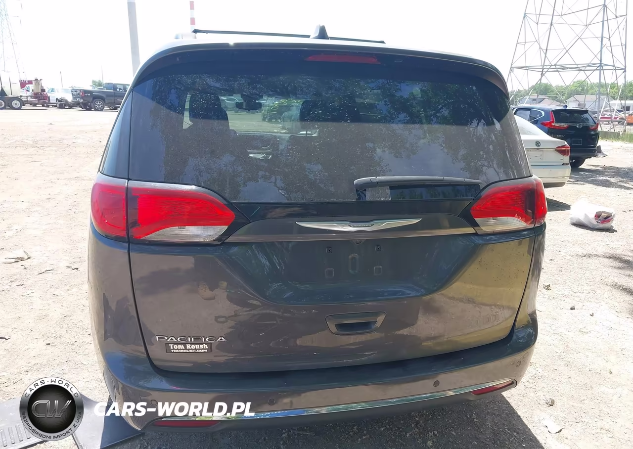2017 Chrysler Pacifica Touring-L VIN:2C4RC1BG0HR540142 - 17