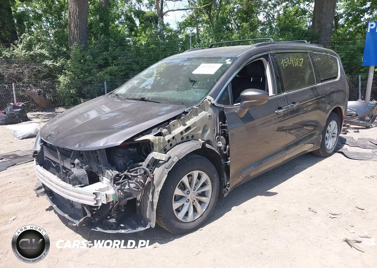2017 Chrysler Pacifica Touring-L VIN:2C4RC1BG0HR540142 - 2