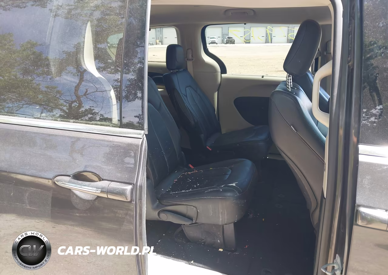 2017 Chrysler Pacifica Touring-L VIN:2C4RC1BG0HR540142 - 8