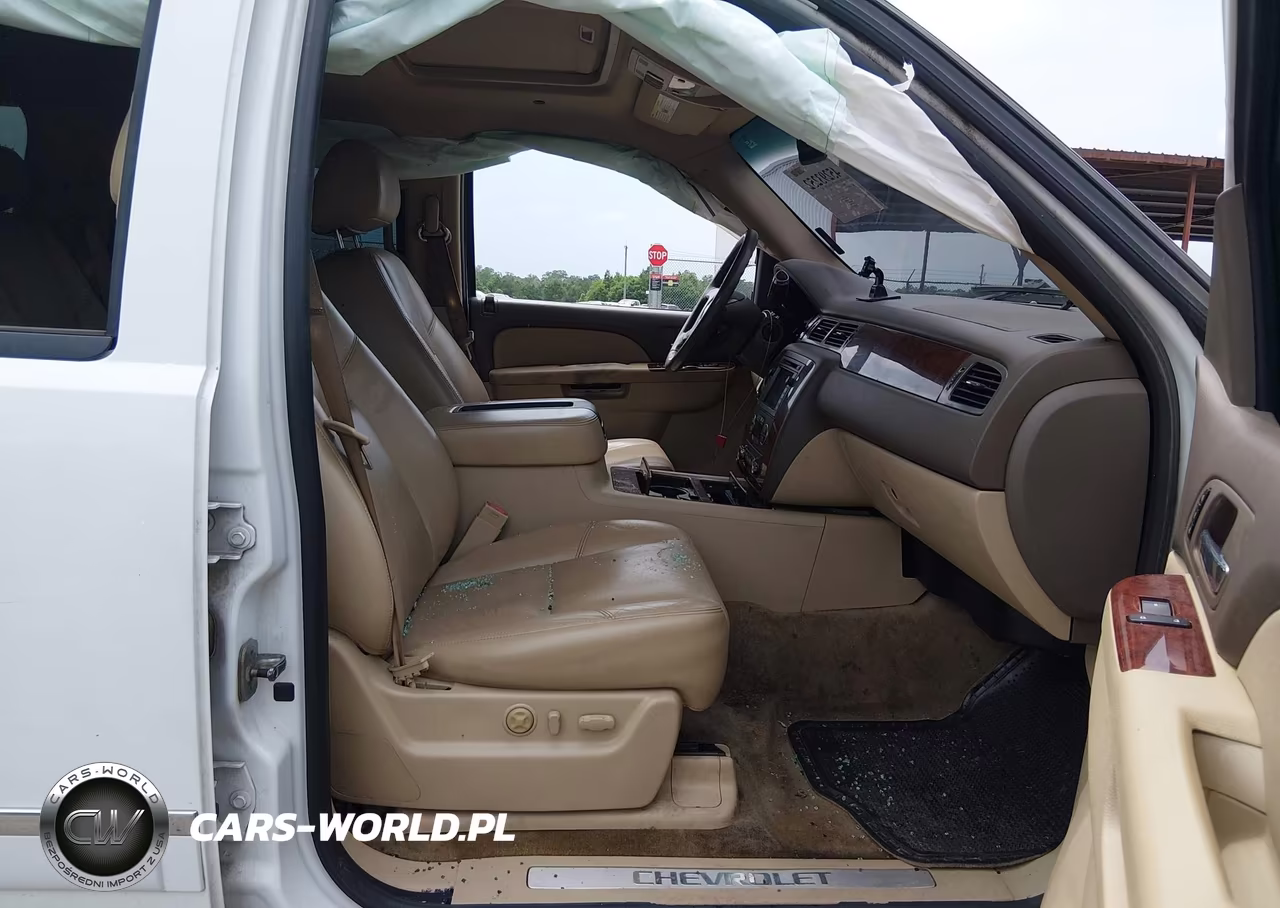 2010 Chevrolet Tahoe Ltz VIN:1GNUCCE08AR184143 - 5