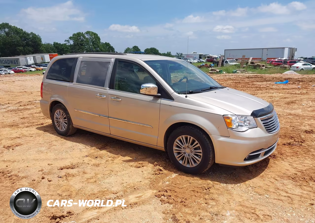 2015 Chrysler Town & Country Touring-L – zdjęcie 1 z 17