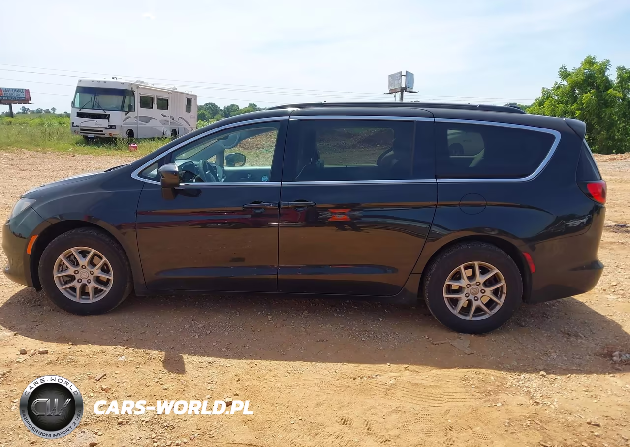 2020 Chrysler Voyager Lxi VIN:2C4RC1DG9LR268292 - 14