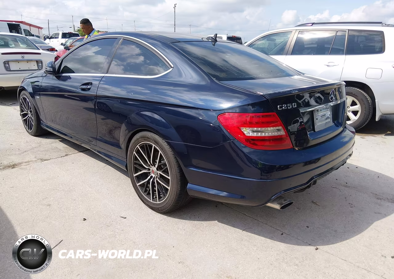2012 Mercedes-Benz C 250 VIN:WDDGJ4HB7CF884048 - 3