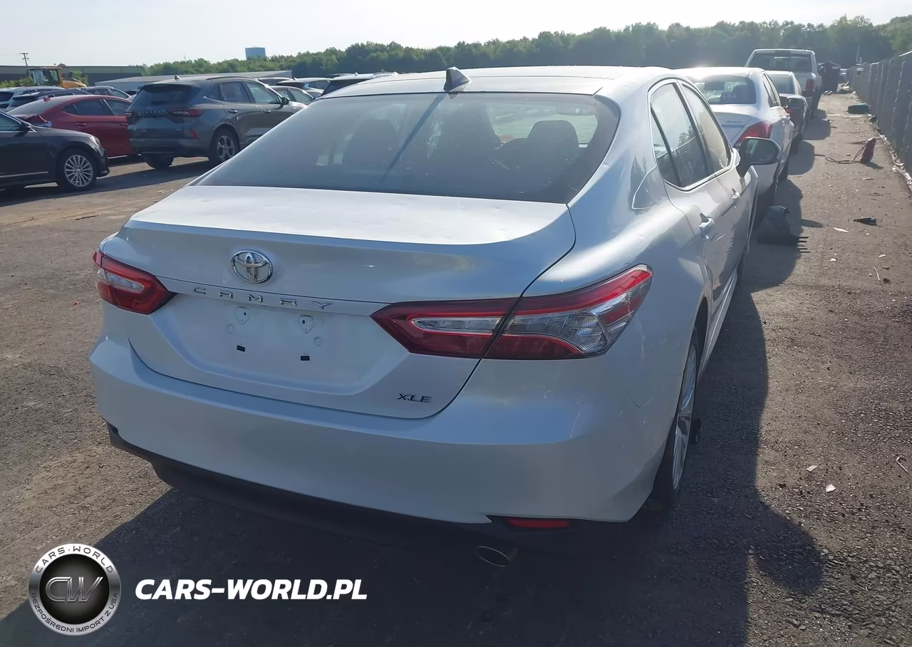 2019 Toyota Camry Xle VIN:4T1B11HK7KU817717 - 4