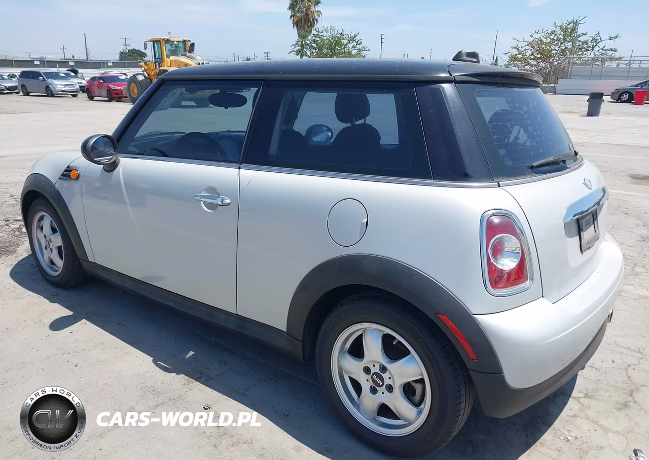 2011 Mini Cooper VIN:WMWSU3C57BT098190 - 3