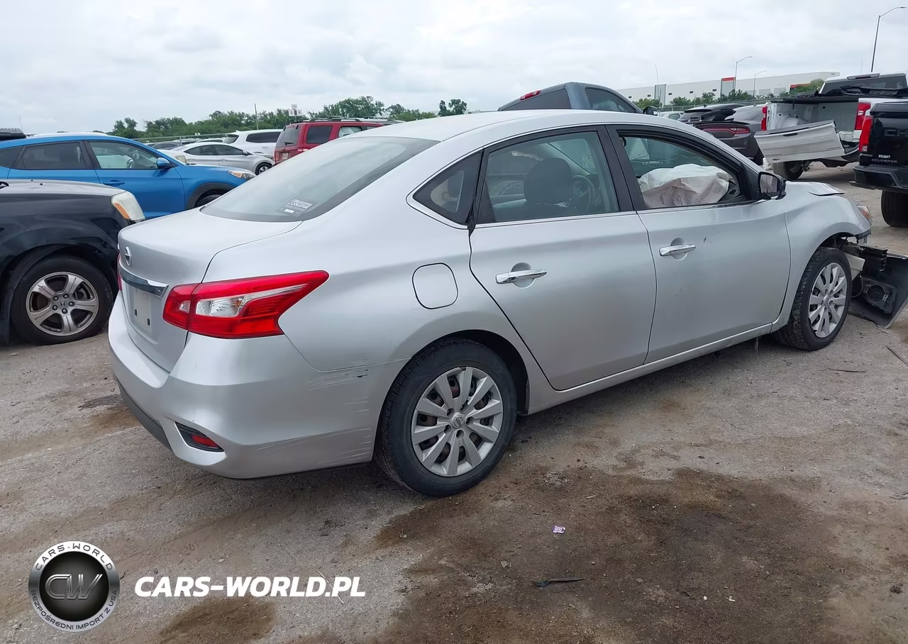 2018 Nissan Sentra S VIN:3N1AB7AP0JY255003 - 4
