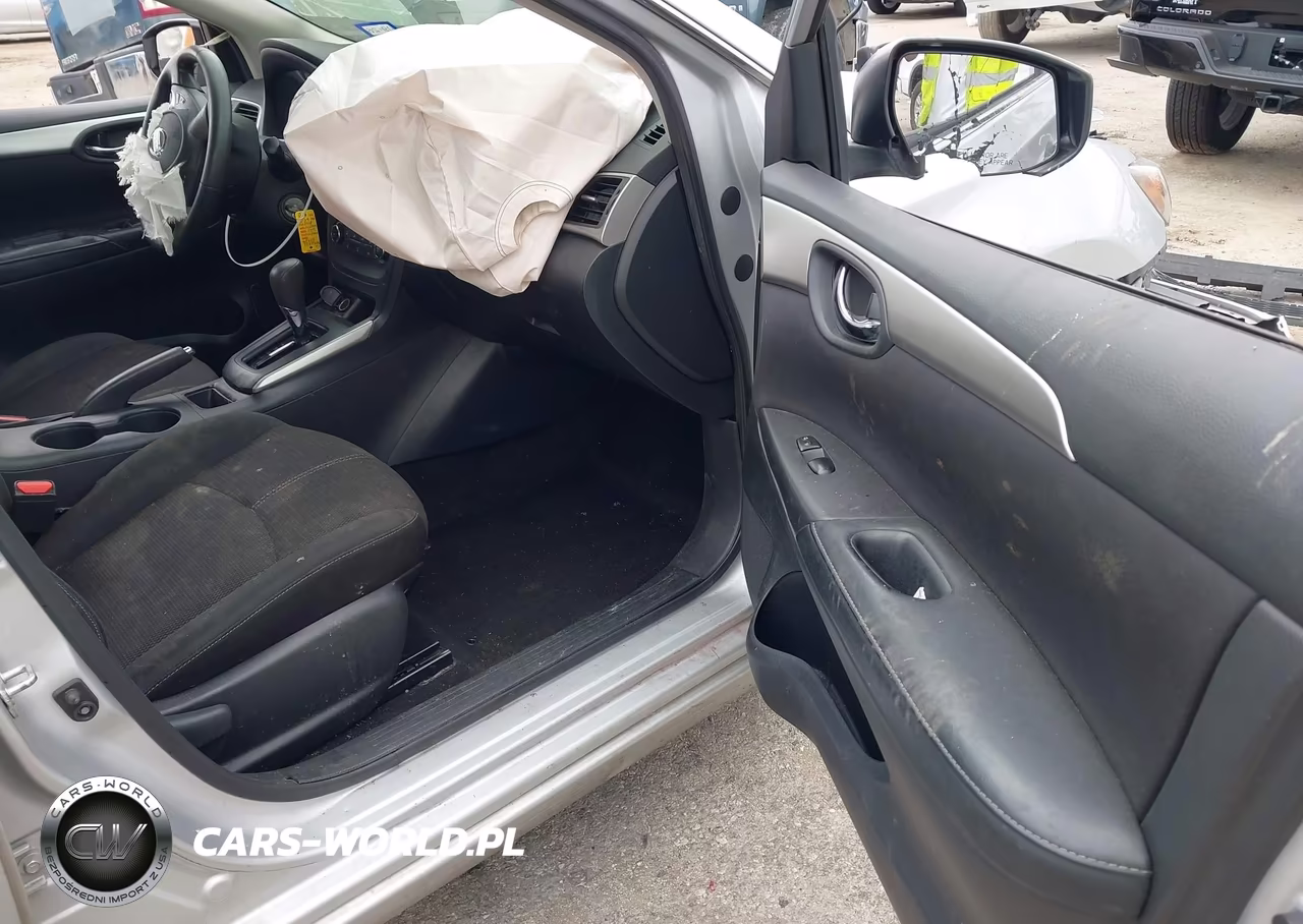 2018 Nissan Sentra S VIN:3N1AB7AP0JY255003 - 5
