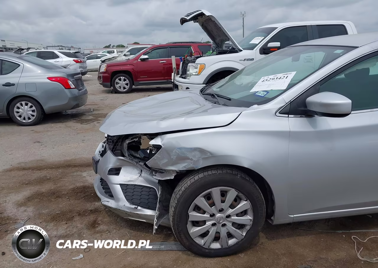 2018 Nissan Sentra S VIN:3N1AB7AP0JY255003 - 6