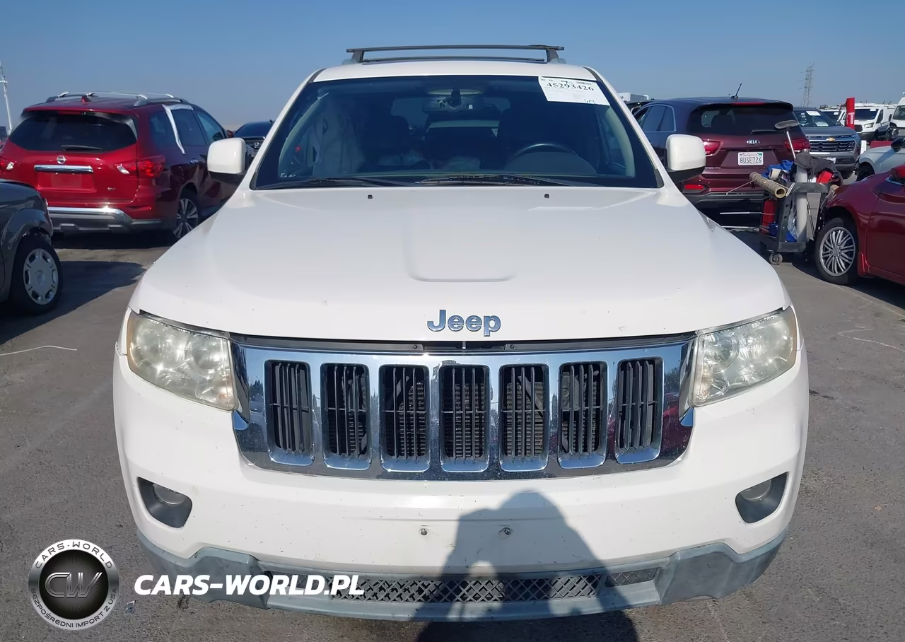 2011 Jeep Grand Cherokee Laredo VIN:1J4RS4GGXBC684689 - 12